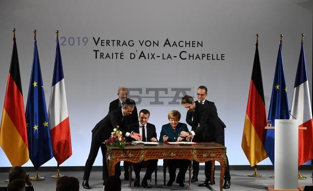 France, Germany sign new friendship treaty