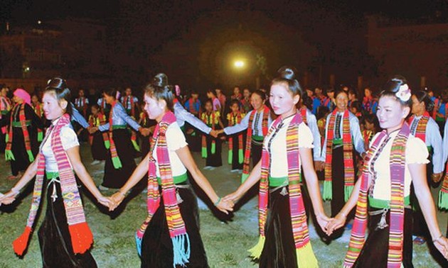 Thai Xoe dancing and Cham pottery making seek UNESCO recognition