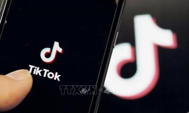 Trump sets September deadline for TikTok sale