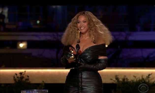 Beyonce, Taylor Swift make Grammy history as women dominate big prizes