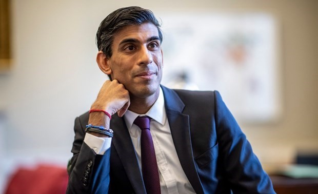 Rishi Sunak tops first round of voting in UK leadership contest