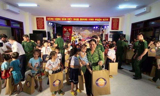 Mid-autumn festival held for children in Kien Giang