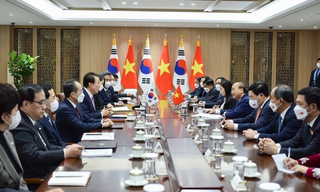 Vietnam, South Korea reaffirm the importance of maintaining peace, stability, safety, freedom of nav