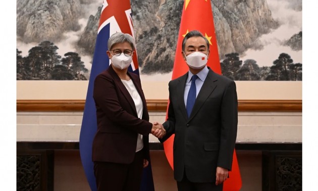 Australia, China continue dialogue to resolve disagreements