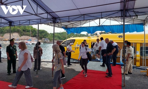Over 4,600 international tourists arrive in Nha Trang by cruise ship