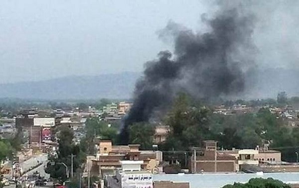 Afghanistan: Serentetan ledakan dan baku tembak di Jalalabad menimbulkan korbar yang besar