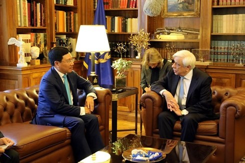 Deputi PM, Menlu Vietnam, Pham Binh Minh secara terpisah melakukan pertemuan dengan pemimpin Parlemen Yunani