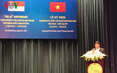 Kota Ho Chi Minh mengadakan upacara peringatan ultah ke-45 pengalangan hubungan diplomatik Vietnam-Singapura