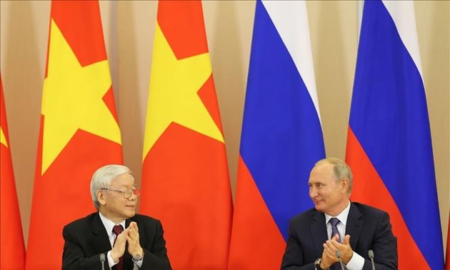 Kunjungan resmi Sekjen Nguyen Phu Trong di Federasi Rusia menciptakan tenaga pendorong baru untuk membawa hubungan kerjasama bi banyak bidang antara Federasi Rusia dan Vietnam di banyak bidang berkembang secara ekstensif dan intensif