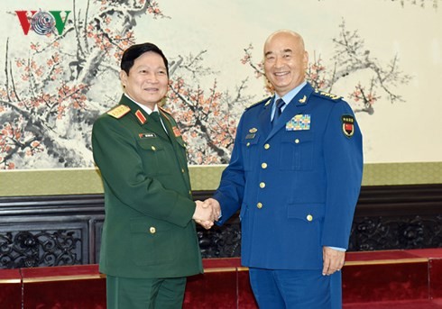 Mendorong hubungan pertahanan Vietnam-Tiongkok menjadi intensif dan berkembang berkesinambungan