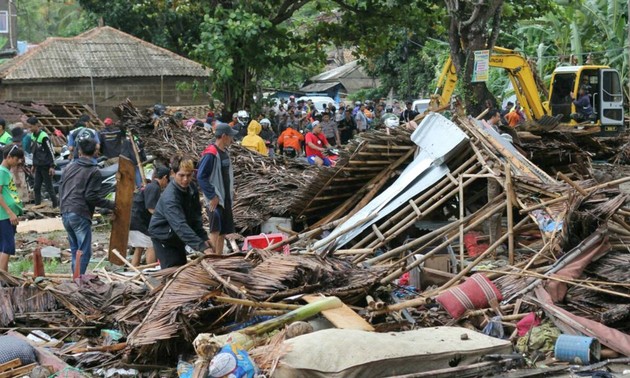 Indonesia dengan giat mengatasi akibat tsunami 