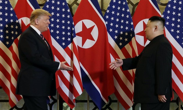 Pertemuan puncak ke-2 AS-RDRK: Presiden Donald Trump dan Pemimpin Kim Jong-un memulai hari ke-2 konferensi