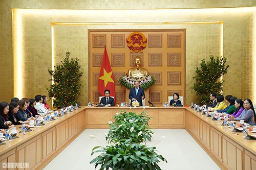 PM Vietnam, Nguyen Xuan Phuc mengdakan temu muka dengan para wirausaha perempuan yang tipikal 