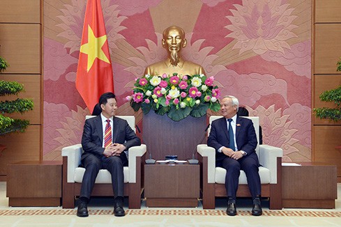 Memberikan sumbangan praksis dalam memperdalam hubungan Viet Nam-Tiongkok