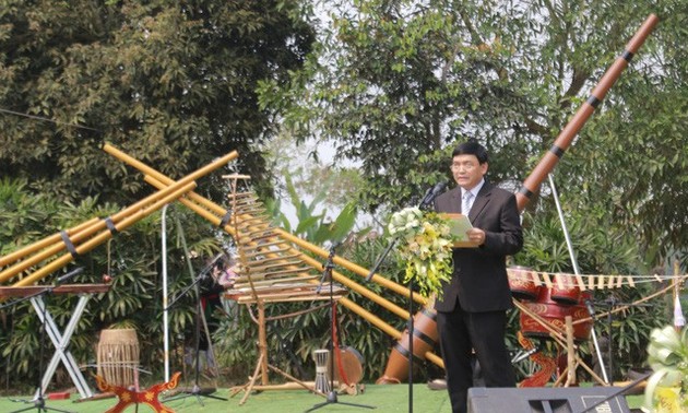Pembukaan aktivitas-aktivitas menyambut Hari Kebudayaan Etnis-Etnis Vietnam di “rumah bersama”