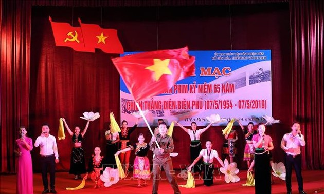 Aktivitas-aktivitas yang bergelora memperingati ultah ke-65 Kemenangan Dien Bien Phu