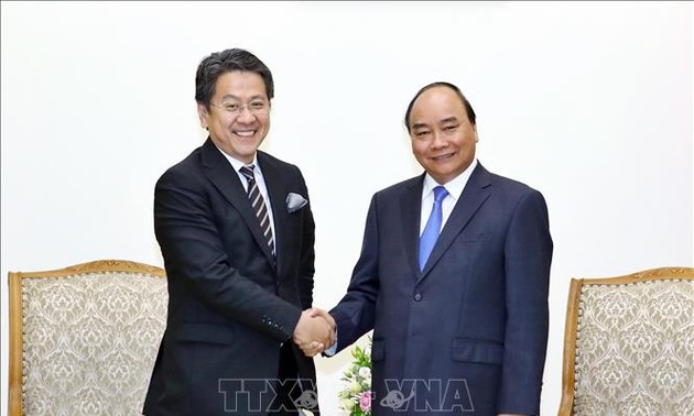 PM Vietnam, Nguyen Xuan Phuc menerima Gubenur Bank Kerjasama Internasional Jepang