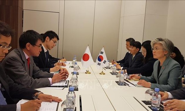 Menlu Jepang – Republik Korea melakukan pembicaraan untuk memecahkan perselisihan