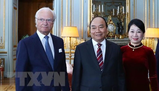 PM Pemerintah Vietnam, Nguyen Xuan Phuc melakukan pertemuan dengan Raja Swedia, Carl XVI Gustav