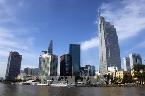 Kota Ho Chi Minh perlu punya tekad politik tinggi untuk mengembangkan infrastruktur jasa
