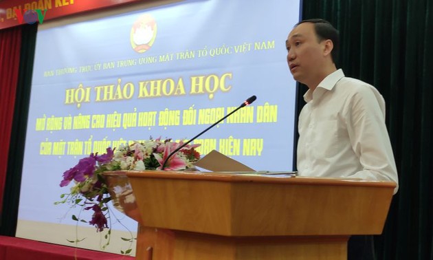Memperluas dan meningkatkan hasil-guna  aktivitas diplomasi rakyat dari Front Tanah Air Vietnam  pada tahap sekarang