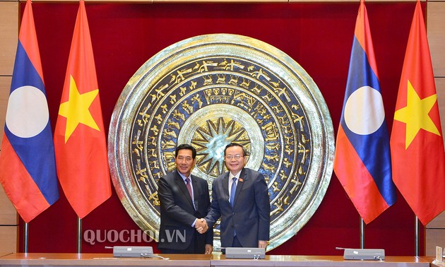 Memperkuat hubungan kerjasama antara MN Vietnam dan Parlemen Laos
