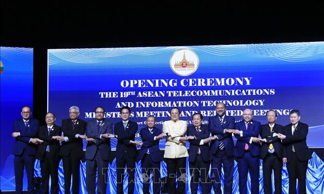 Vietnam menghadiri Konferensi Menteri Teknologi Informasi dan Komunikasi ASEAN 19