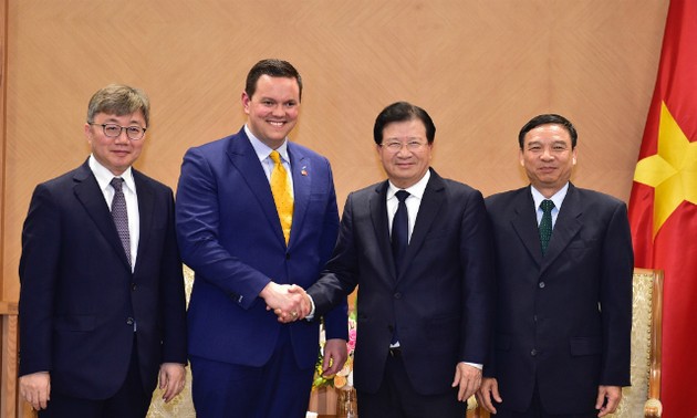 Kelompok para investor AS-Republik Korea menaruh perhatian pada pengembangan proyek perlistrikan tenaga gas LNG di Vietnam