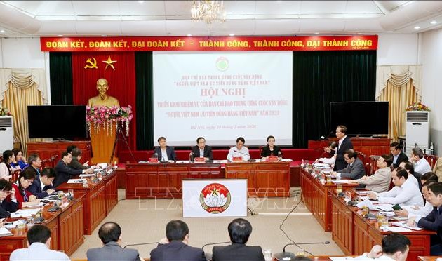 Badan pengarahan pusat tentang gerakan “Orang Vietnam memprioritaskan penggunaan barang Vietnam” menggelarkan tugas tahun 2020