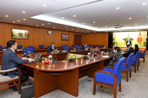 Badan Harian Pemerintah Vietnam melakukan sidang untuk mempersiapkan konferensi nasional antara pemerintah dan badan-badan usaha