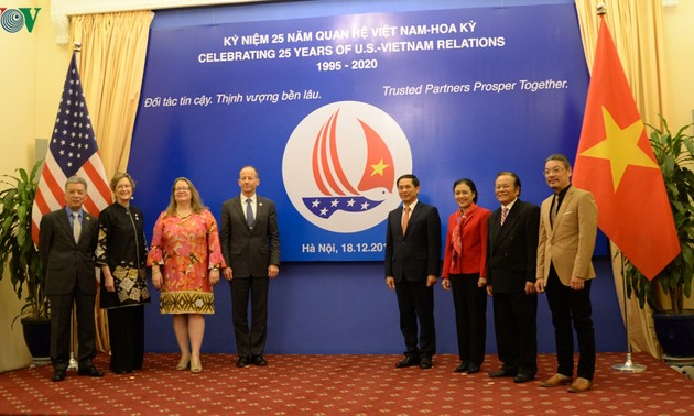 Peringatan ultah ke-25 penggalangan hubungan diplomatik Vietnam-AS