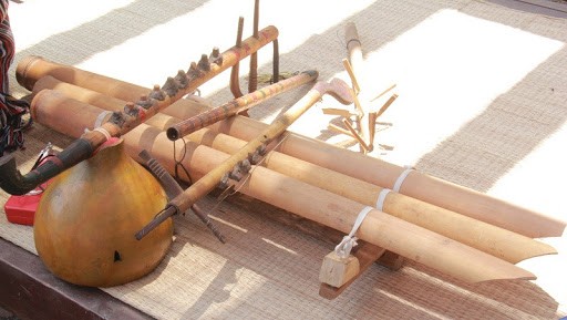Perkenalan tentang Beberapa Alat Musik Tradisional di Vietnam dan Sedotan dari Beras yang Ramah Lingkungan di Vietnam