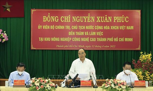 Presiden Nguyen Xuan Phuc: Kota Ho Chi Minh Perlu Fokus Kembangkan Pertanian Berteknologi Tinggi