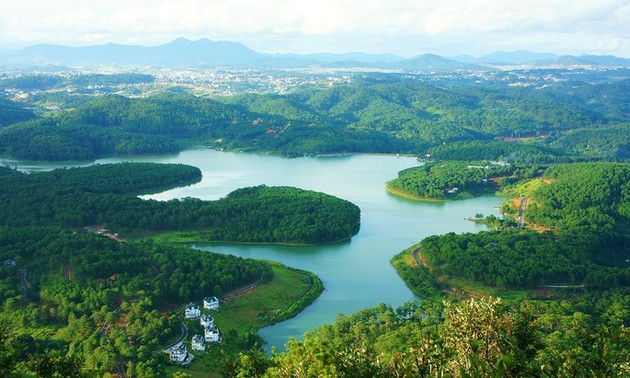 Keindahan Danau Tuyen Lam, Kota Da Lat
