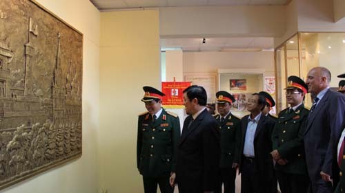 Staatspräsident Sang besucht das vietnamesisch-russische Tropenzentrum