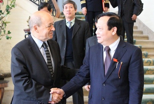 Verstärkung der Zusammenarbeit zwischen Parlamenten Vietnams und Frankreichs