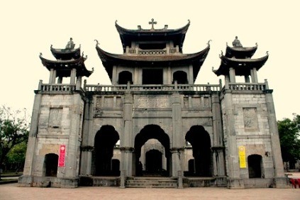 Die Architektur der Kirche Phat Diem in Ninh Binh