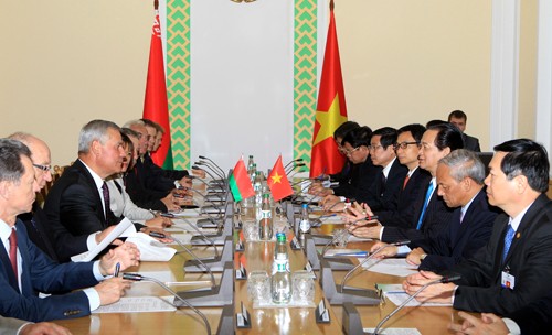 Premier Nguyen Tan Dung trifft weißrussischen Präsidenten
