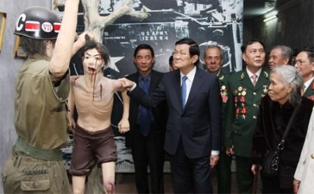 Staatspräsident trifft ehemalige Gefangenen in Phu Quoc
