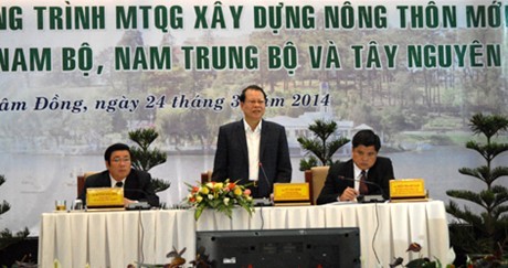 Vize-Premier Vu Van Ninh leitet Bilanzkonferenz des Programms “Neugestaltung ländlicher Räume”
