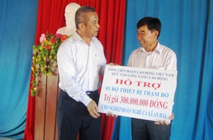 Vorsitzender der Arbeitsunion besucht Fischer in Quang Ngai