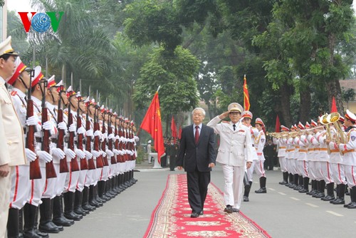 KPV-Generalsekretär Nguyen Phu Trong nimmt am Schuljahresbeginn der Sicherheitsakademie