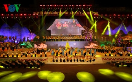 Eröffnung des 1. Kulturfestes der Volksgruppe Thai