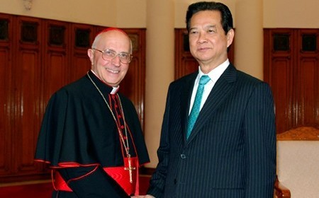 Premierminister Nguyen Tan Dung empfängt Kardinal Fernando Filoni