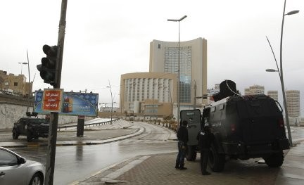 IS attackiert ein Luxushotel in Tripolis