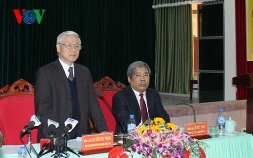 KPV-Generalsekretär Nguyen Phu Trong tagt mit der Parteileitung der Provinz Quang Tri