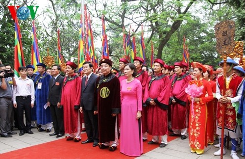 Staatspräsident Truong Tan Sang nimmt an Zeremonie zum Todestag der Hung-Könige teil