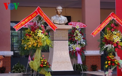 Feierlichkeiten zum 100. Geburtstag des ehemaligen KPV-Generalsekretärs Nguyen Van Linh