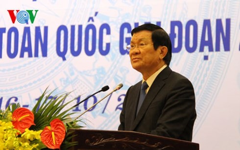 Auszeichnung der vorbildlichen Vorsitzenden der Vaterländischen Front Vietnams auf Kreisebene