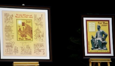 Herausgabe der Briefmarkensammlung zum 250. Geburtstag Nguyen Dus